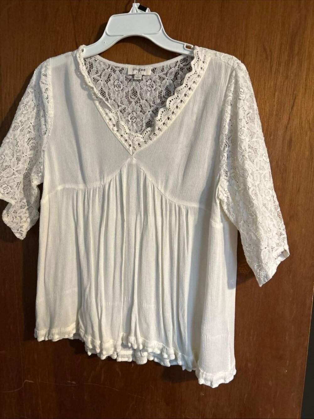 Umgee Lace Top Large Flowy Waist Lace Sleeves/Back NWOT